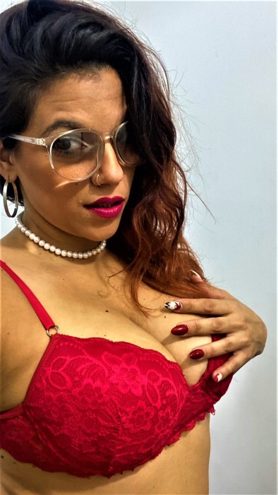 Carla | Thick Busty Latina