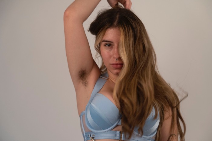 Chloe Kreams | Huge Bush &amp; Hairy Armpits